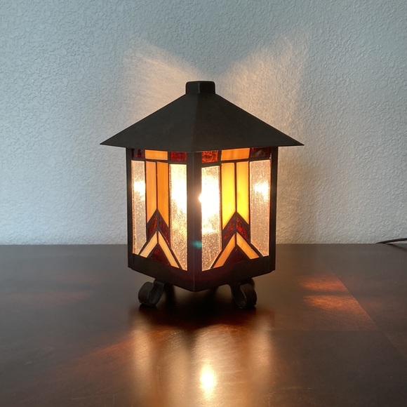 Tiffany Accent Stained Glass Lamp - Picture 8 of 8